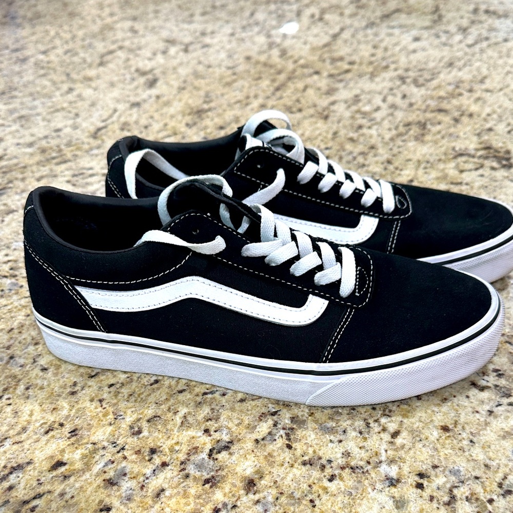Vans Men’s Black and White Sneakers Size 8.5
